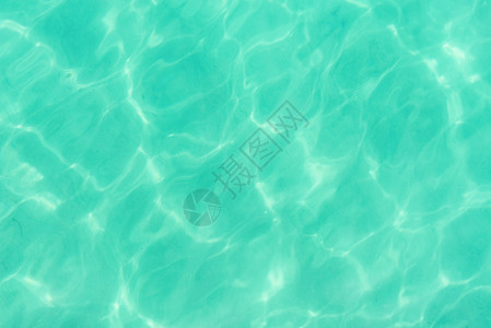 海水表面的光亮墙纸强光波纹水池蓝色涟漪海浪背景图片