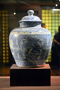 中国瓷瓷花瓶显示器物品国家装饰店铺博物馆展示文物人类学传统意义背景图片