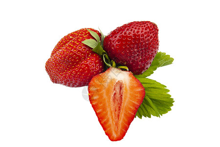 成熟的草莓 切半白色果汁墙纸浆果维生素树叶背景图片