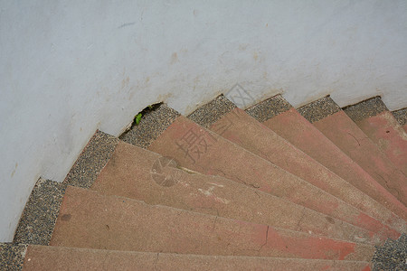 从混凝土使用到上下行走的门外楼梯地面小路曲线海拔背景图片
