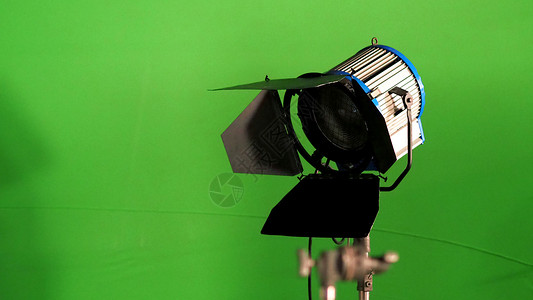 LED大演播室录像制作聚光灯光灯镜片照片相机艺术电影屏幕生产蓝色剧院背景图片