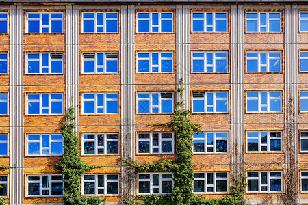 波尔图翟柏林德国柏林的古老房屋外墙窗型模式窗户城市框架蓝色财产房子建筑学办公室玻璃历史性背景