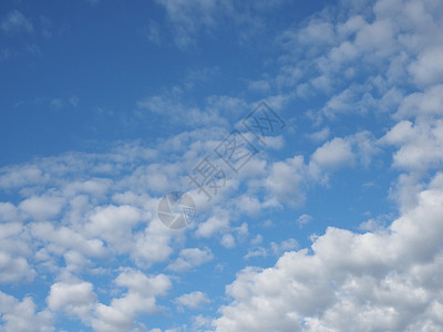 蓝色天空 有云彩背景蓝天天气空白墙纸白色背景图片