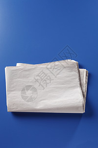 空白报纸蓝色对象文档材料彩色折叠影棚白色背景背景图片