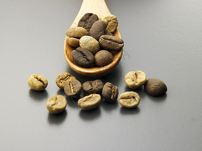 咖啡豆静物摄影影棚勺子水平背景图片