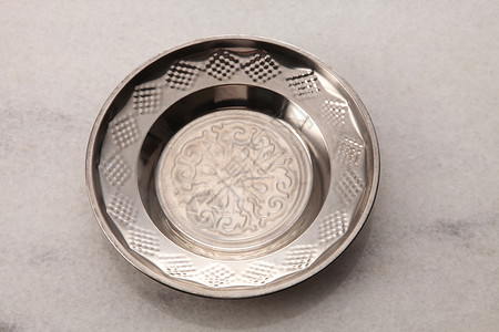 银色空盘金属不锈钢水平盘子服务餐具对象传统背景图片