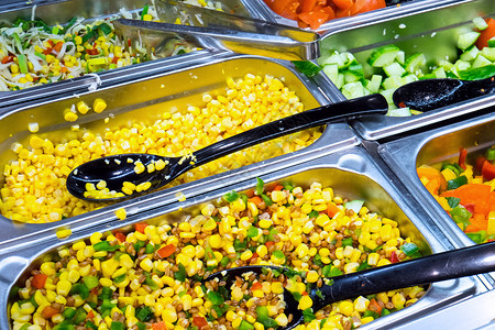 胃切除术丰富多彩的沙拉自助餐蔬菜绿色食物黄色小吃宏观餐厅美食营养玉米背景
