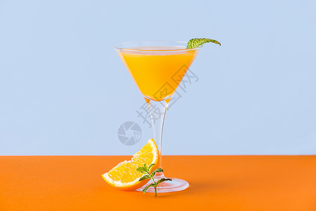 新鲜橙汁 薄荷叶和底部切片排毒早餐主义者水果健康极简饮食薄荷玻璃橙子背景图片