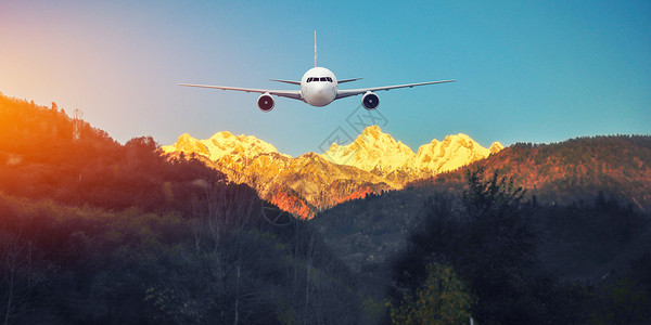 太阳飞机前方的日落航空空气高清图片