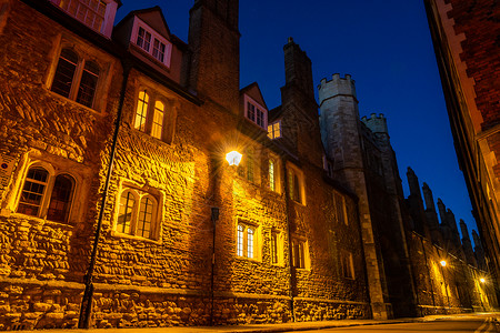 空砖夜间空洞的三一大道 联合王国剑桥烟囱英语窗户大学地标学校旅游教育学生旅行背景