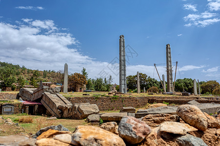 埃塞俄比亚阿克苏姆市古代方尖碑旅行旅游巨石文化吸引力古董帝国国家世界天空背景图片