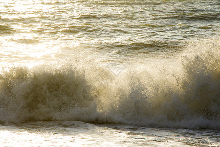 海浪素材图黑海暴风雨 格鲁吉亚巴图米的水背景 风暴天气 海浪和喷发天空海岸阳光蓝色海景海岸线力量飞溅海滩反射背景
