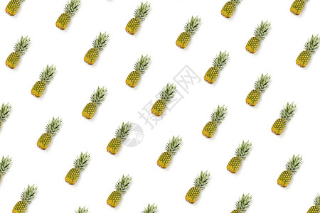 在白色背景上设置的菠萝 由凤梨制成的平躺 白色背景上孤立的菠萝食物水果小吃时尚植物饮食树叶营养情调热带背景图片