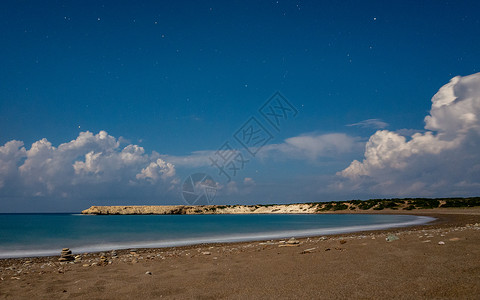塞浦路斯海岸塞浦路斯岛的地貌景观天空蓝色海岸岩石海洋旅游海滩假期支撑日落背景