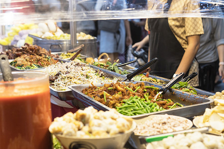 ban泰国街头食品 泰国食品风格的米饭和咖喱在市场 Ban街道房间摊位烹饪食物办公室派对发射菜单店铺背景