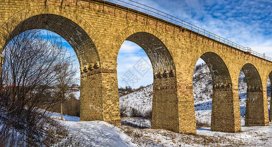 普列巴诺夫卡乌克兰普列巴尼夫卡村的交通事故拱门旅行历史旅游柱子拱桥铁路建筑学背景