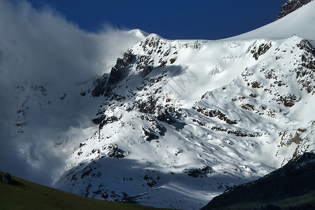 多尔恰成层火山安第斯山脉高清图片