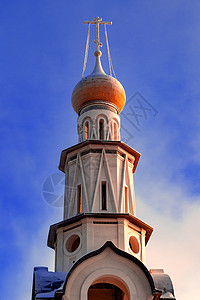 俄罗斯东正教的钟楼 与蓝天对峙高清图片