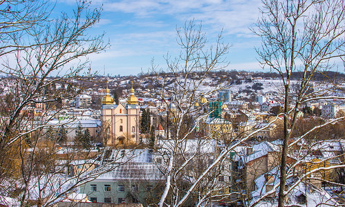 乌克兰镇爬坡旅行建筑全景城堡建筑学历史晴天旅游高清图片