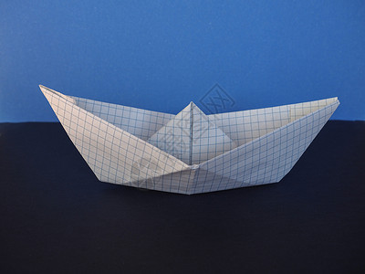 玩具纸纸船游戏平方蓝色方格背景图片