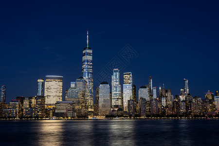 美国纽约市下曼哈顿晚夜天际线办公室市中心景观时段球衣摩天大楼城市建筑旅游游客图片