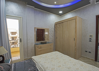 室内双卧房设计内部设计镜子双人床奢华公寓房子地面窗户住宅抽屉风格背景图片