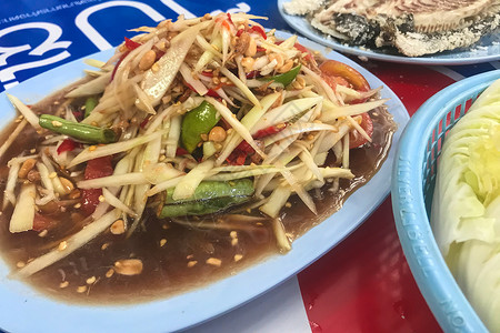 泰国东北部食品 木薯沙拉美食文化食物辣椒木瓜蔬菜香料糯米饭午餐饮食背景图片