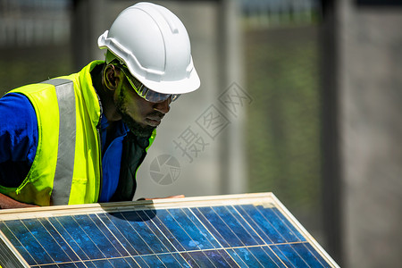 使用太阳能电池板检查工程师创新电工活力工人技术员背景图片