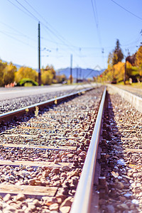 可持续乘火车旅行 铁路轨迹和多彩 地形景观秋天土地风景足迹意识物流二氧化碳生态轨道交通地面背景图片