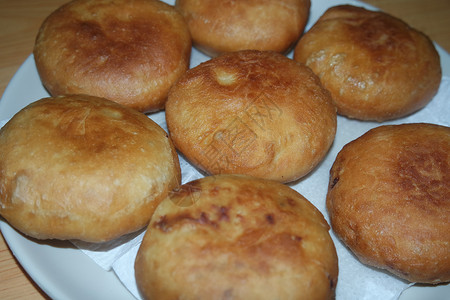 土自制作的美味马铃薯面包卷面包包包子营养糕点土豆健康饮食小麦烘烤麸质小吃面粉背景图片