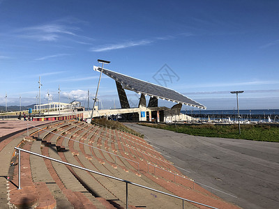 巴塞罗那论坛大型太阳能电池板背景图片