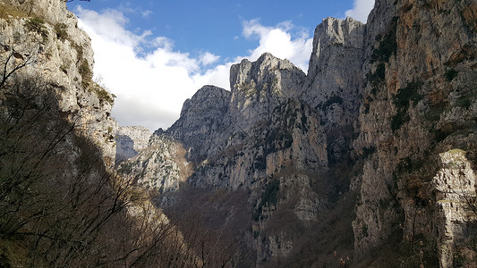 品杜斯山脉维科斯峡谷爬坡森林背景