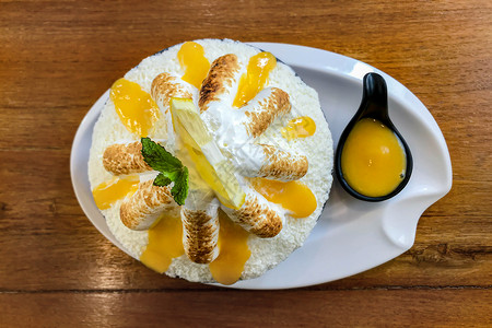 水果甜点 用来解渴餐厅奶油食物牛奶香草绿色柠檬美食黄色桌子背景图片