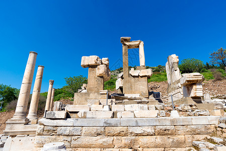 Ephesus在土耳其的古代废墟中 Ephesus 拥有土耳其东部最大的古罗马废墟旅游故事游客火鸡旅行历史图书馆地标世界摄氏度背景图片