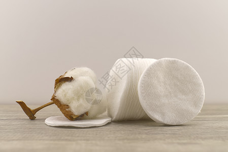 原棉丸和卸妆垫叠材料环境柔软度纤维产品纺织品生态生长过敏农业背景图片