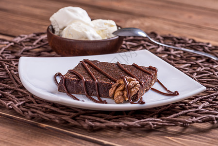 巧克力片集市上巧克力蛋糕加奶油美味糕点餐巾糖果意识甜食派对健康鞭打贸易背景