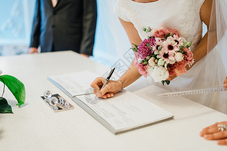婚礼誓言优雅的婚礼花束鲜鲜天然鲜花装饰庆典环境婚姻白色派对奢华玻璃桌子风格背景
