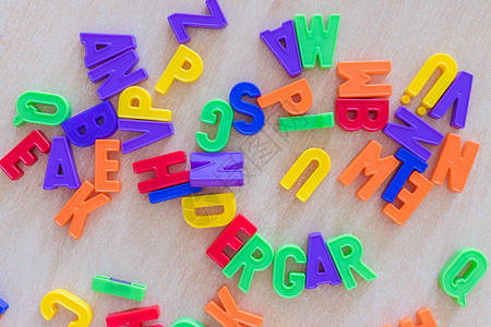 字母顺序学习概念 特写幼儿园的玩具信件 单位 英文字母标识智力技巧塑料教育社会化家庭时间班级科学背景图片