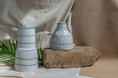 白色陶瓷花瓶陶瓷制品热情高清图片
