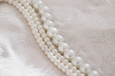扫一扫动图珍珠首饰作为奢侈品 gif材料丝绸织物珠宝项链白色礼物新娘电影奢华背景