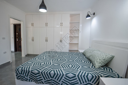 室内双卧房设计内部设计住宅建筑学灰色房间床垫展示奢华衣柜桌子装饰背景图片