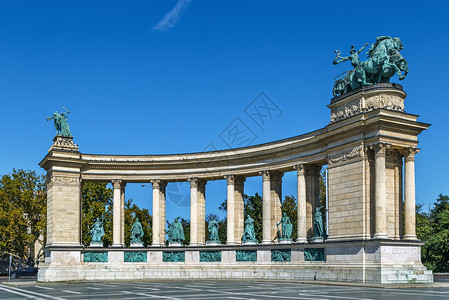 匈牙利布达佩斯千年纪念碑 匈牙利布达佩斯历史纪念馆城市建筑学天空旅游柱廊正方形雕塑广场背景