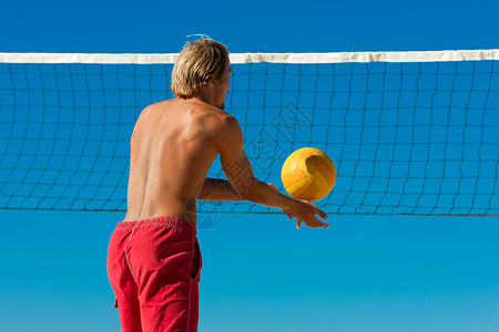沙滩排球-发球的人高清图片