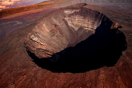 富尔奈斯火山法国留尼汪岛 佛罗奈斯火山火山口火山沙漠炉顶背景