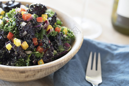 健康卡莱沙律紫色食物红色叶子洋葱绿色沙拉饮食青菜辣椒背景图片