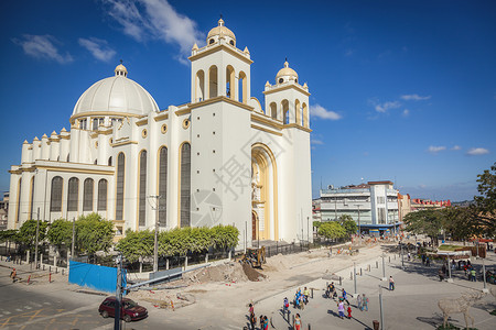 圣萨尔瓦多大教堂圆顶景观全景教会街道城市地标正方形天空旅行背景