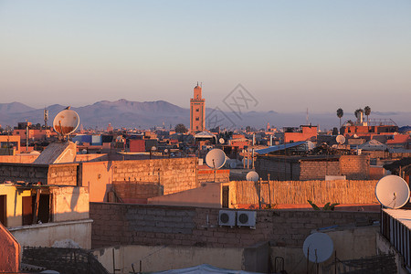 屋顶景观马拉喀什航空全景天线日落宗教房子市中心建筑学旅行景观城市教会背景