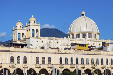 圣萨尔瓦多蓝色的城市景观高清图片