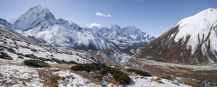 Ama Dablam山峰或顶峰和珠穆峰基地营地背景图片