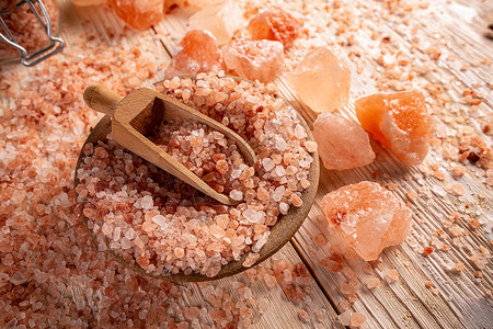 粉红喜马拉雅盐香料调味品烹饪美食矿物粉色作品水晶背景图片